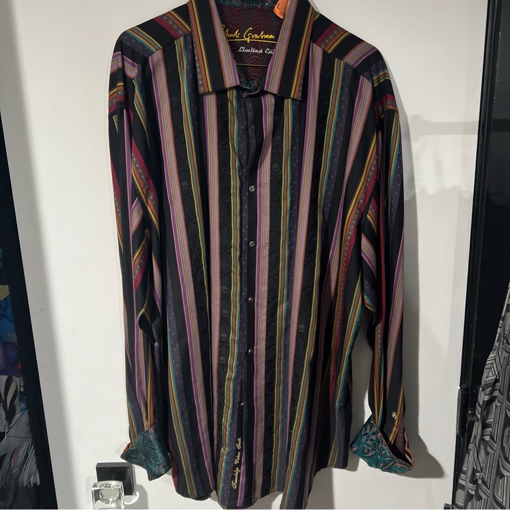 Robert Graham Men's 2XL Limited Edition Skull And Crossbones. EUC $398 MSRP